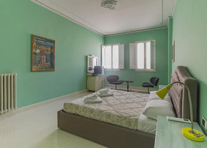 Spacious Three Bedroom On The Arno